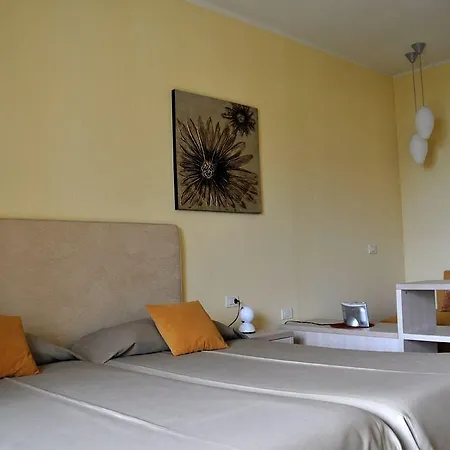 Club Olivi - Tennis Center Готель 3*